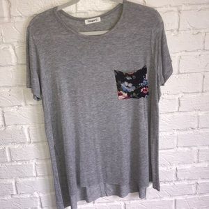 LADIES 💐Cute Floral-Pocket 💐 Short Sleeve Tee!!